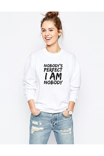 QIVI Nobodys Perfect I Am Nobody مطبوع سترة نسائية بيضاء محبوكة بأكمام طويلة
