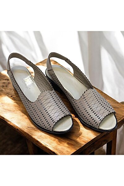 KAFKASLAR AYAKKABI Open Front Genuine Leather No Sound Mother Model Short Heel Sandals
