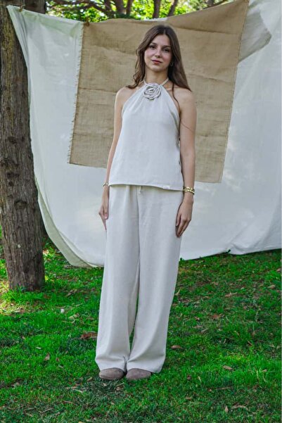 Oiki Kadın Keten Boyundan Bağlamalı Gül Detaylı Bluz Pantolon Takım