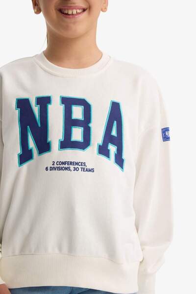 DeFacto Girls' Nba Wordmark Oversized Wide Fit Crew Neck Sweatshirt F3200A825Au