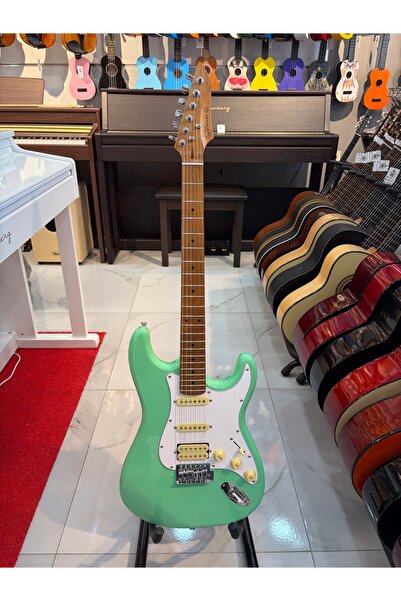 GMC MUSIC STORE Elektro Gitar Seti Hss Manyetik ( Kılıf,pena,yedek tel,akort aleti)