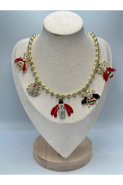 MyladyAccessoriess قلادة تشارم بتفاصيل النحلة (مطلي بالنحاس)