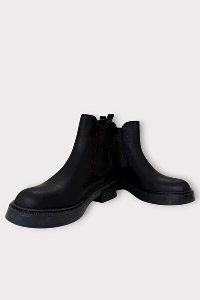 Liger Short Heeled Zippered Women's Boots Black