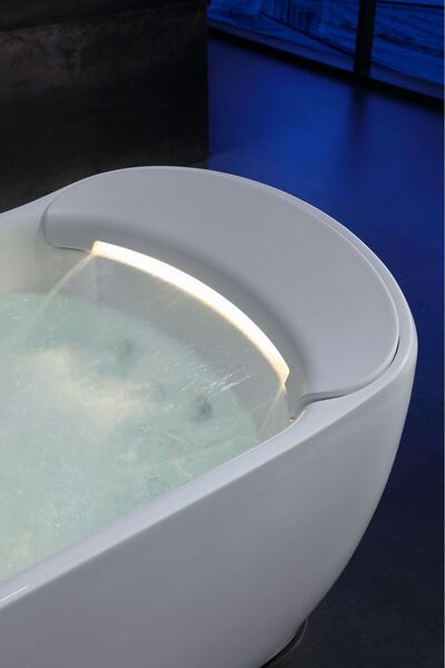 Generic Jacuzzi Model 1611 - Modern and contemporary design