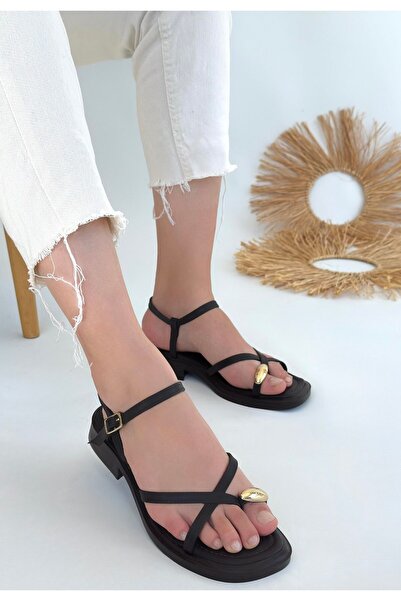 Kanonik Education Nordi brown leather belted sandals