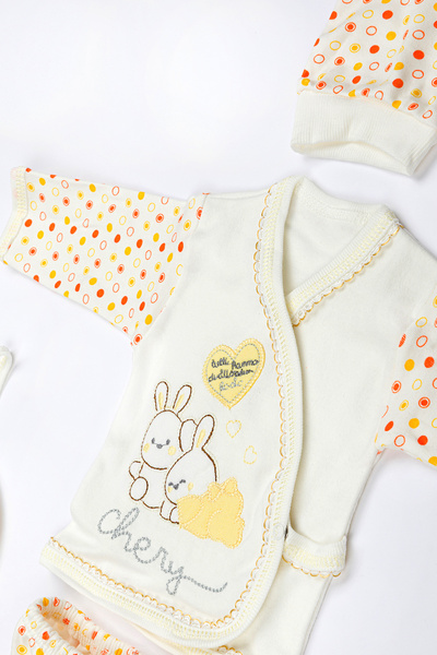 Lui Baby 5-Pack Newborn Hospital Release Cotton Rabbit Embossed
