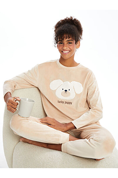 LC Waikiki Crew Neck Embroidered Women's Velvet Pajamas Set