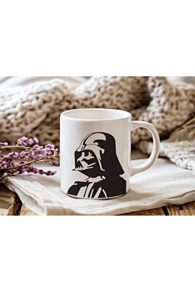 Beramussa كوب دارث فيدر دارك سايد - كوب بتصميم بسيط باللونين الأسود والأبيض ب...