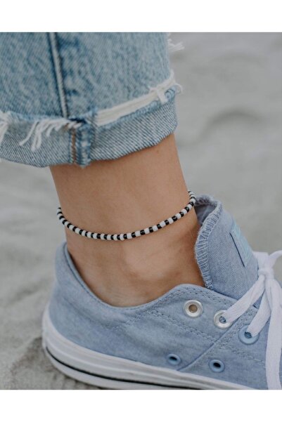 by Natalie إكسسوار للقدم من الخرز الرملي الأبيض والأسود