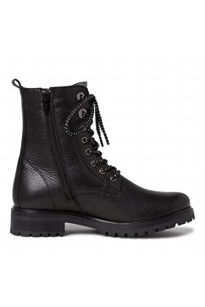 Tamaris Black leather boots