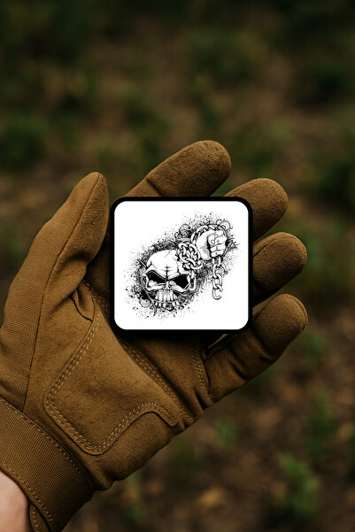 AHWALL ملصق / غطاء / شعار بتصميم يد تحمل سلسلة وجمجمة