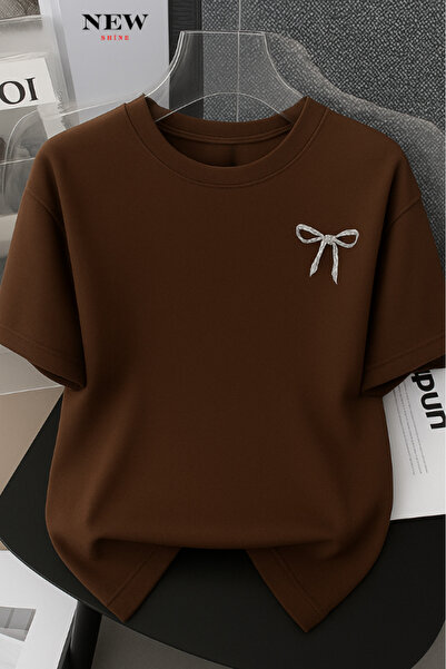 New Shine تي شيرت كبير الحجم مطبوع عليه فيونكة