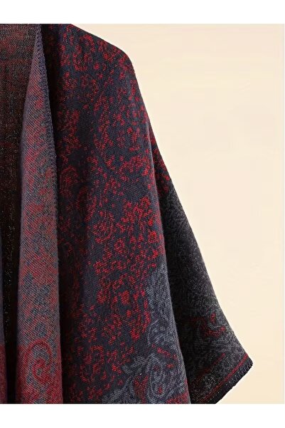 DU A cardigan shawl made from a cashmere and stretch wool blend; a closed-end shawl suitable for winter and evening outings.