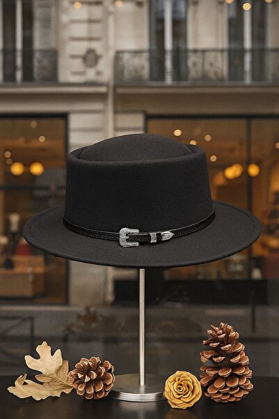 BALIENTE Black Gondola Unisex Hat with Guitar Accessory Detail