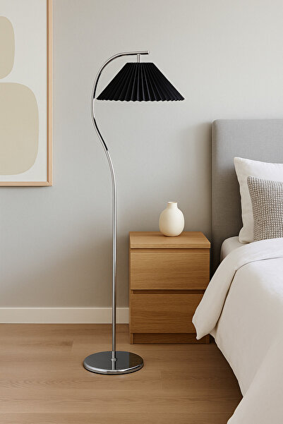 Vinner Plus MontanaX Siyah Şapkalı Krom Lambader – Modern Metal Gövde, Lüks Salon Aydınlatması