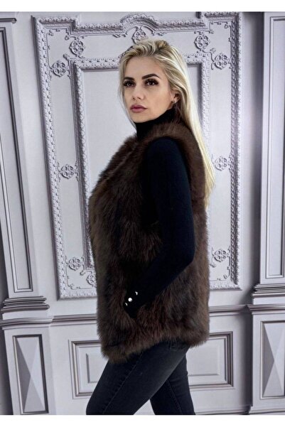 GLAMSI Women's premium organic fur vest with accessorized details