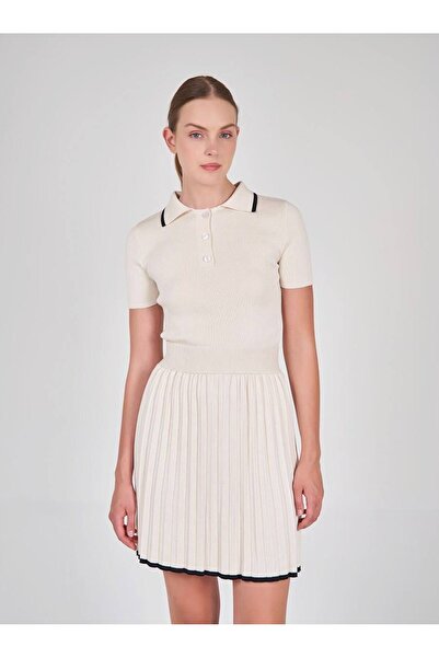 sajarsln Polo Neck Knitwear T-Shirt and Knitwear Pleated Skirt Set - Beige