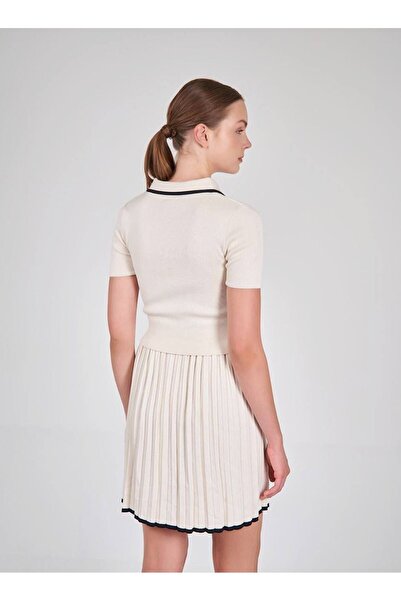 sajarsln Polo Neck Knitwear T-Shirt and Knitwear Pleated Skirt Set - Beige
