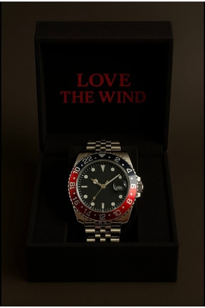 Love The Wind Sports Men's Wristwatch with Calendar - Silver Band & Red Black