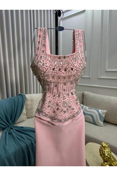 RUANI BIUTI Long evening dress with luxurious hand embroidery