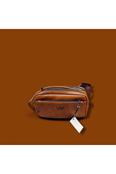 Vip A classic men's leather shoulder bag with an elegant design.