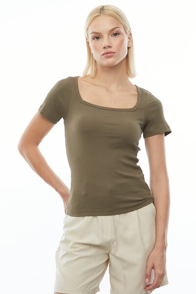 PAULMARK Βασικό μπλουζάκι με τετράγωνο λαιμόκοψη