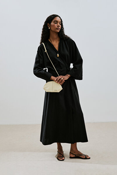 Manuka Textured Double-Breasted Closed Dress Black