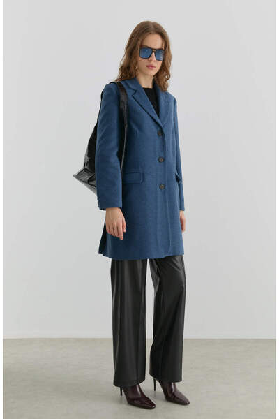 Fatma Atasoy Yırtmaçlı İndigo Kaşe Ceket Kaban