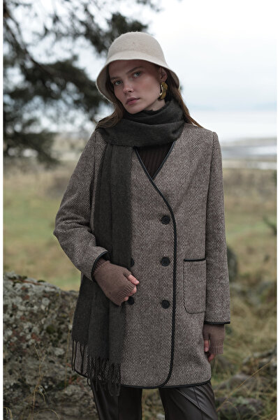 Fatma Atasoy Deri Biyeli Balıksırtı Sütlü Kahve Ceket Kaban