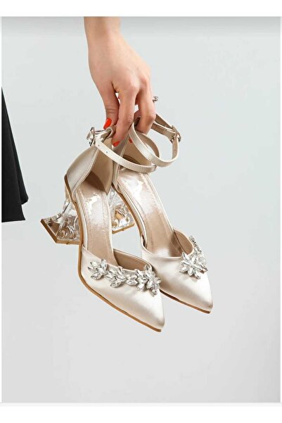 KILIÇ حذاء سهرة بكعب شفاف مرصع بالأحجار