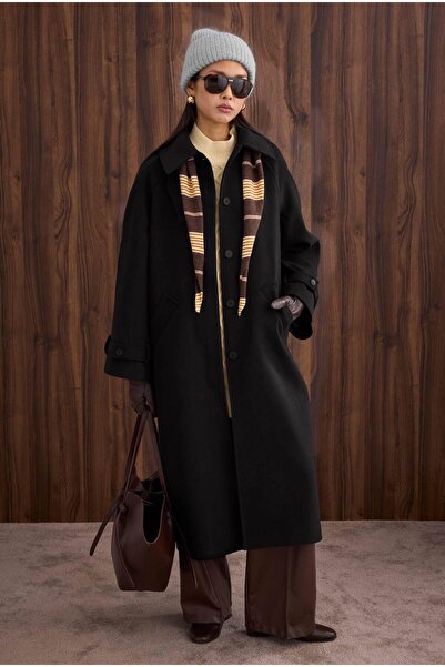 HEQA Collar Detailed Coat Black