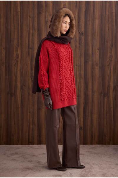 HEQA Πλεκτό πουλόβερ με λεπτομέρεια φούντας κόκκινο