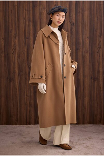 HEQA Collar Detailed Coat Camel