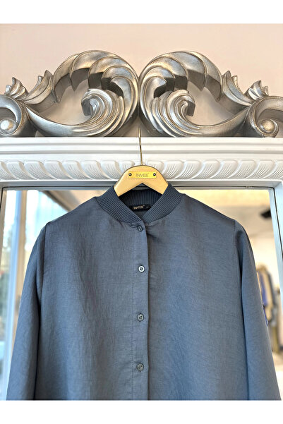 Invee Широка риза с детайли на копчетата - димно сиво