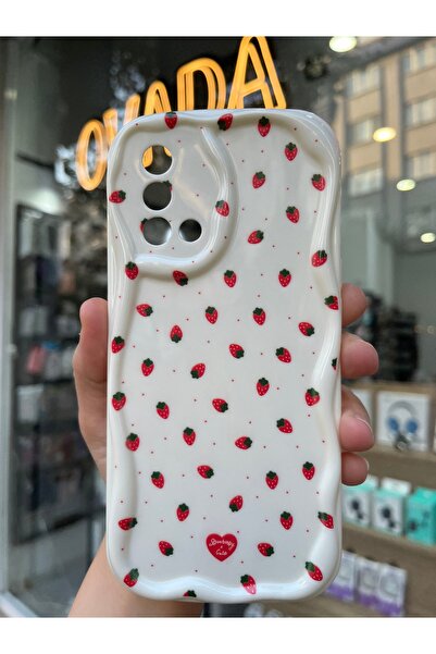 OVADA OPPO A74 Uyumlu Kamera Korumalı Dalga Kenarlı Çilek Baskılı Silikon Kılıf