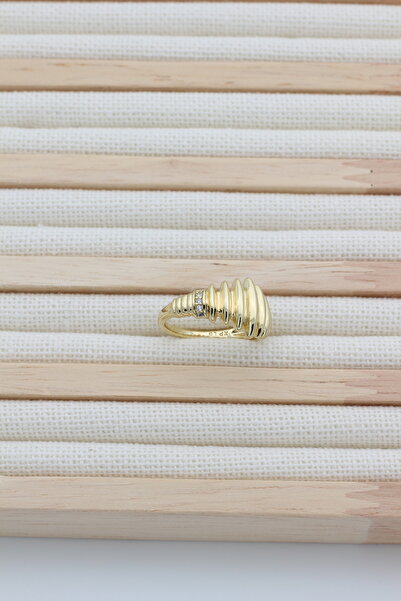 XUPING JEWELRY Style Pearl/Xuping Jewelry Ring with Stripes Detail