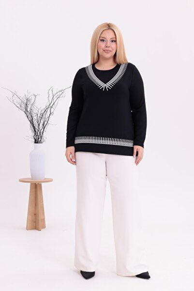 Siyezen Plus Size V-Neck Patterned Blouse