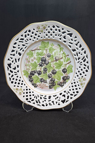 Bavaria Schumann Arzberg L. Helje Series 1881 Stamped Porcelain Wall Plate Blueberry 18.5 cm