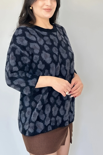 Bİ.GİYSEN Women's White Crew Neck Patterned Angora Beard Soft Yarn Knit Comfortable Fit Tiriko Sweater