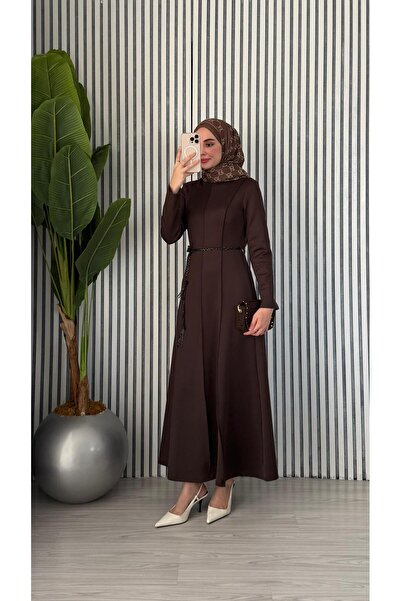 Molly Nelly فستان نسائي بتصميم سكوبا مع تفاصيل حزام