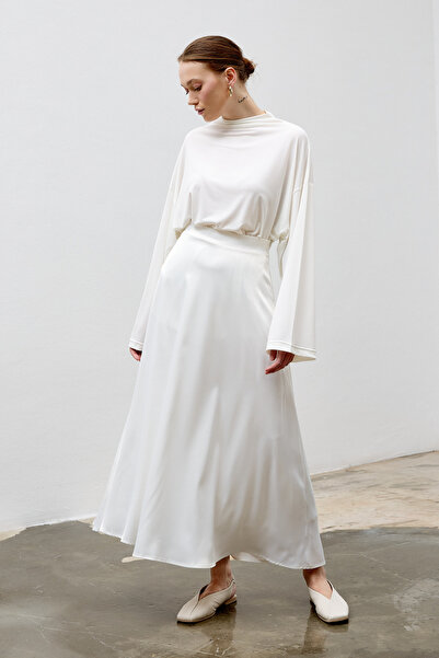 LADYA COLLECTION تنورة فيينا طويلة من الساتان الأبيض على شكل حرف A
