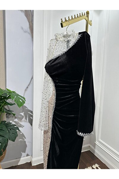 Heidi red velvet dress