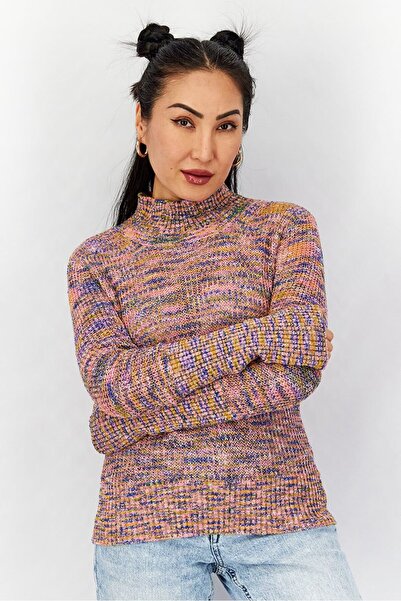 Free People كنزة نسائية بياقة عالية من قماش سبيسيداي، متعددة الألوان