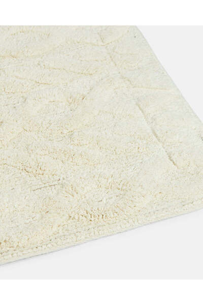REDTAG Cream Tufted Bathmat