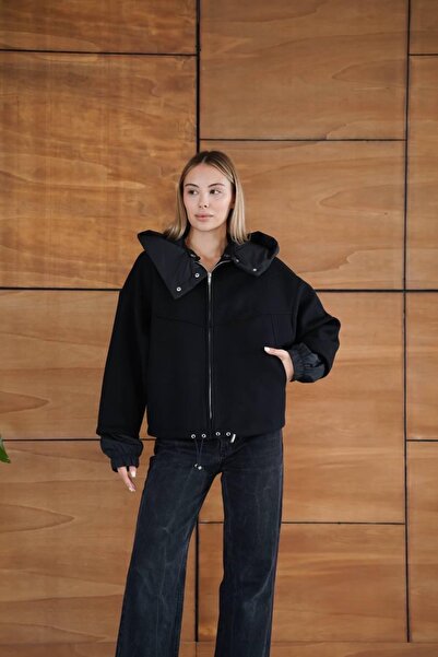 Ekim Store بغطاء رأس سترة بتفاصيل أكمام وسحاب