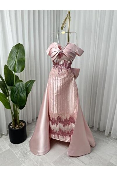 007 Sequin-embroidered evening dress with back bow and train