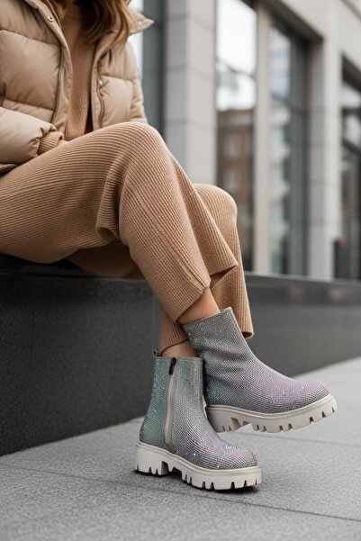 M&B These Stone Boots Stand Out with Their Sparkling and Stylish Design, Featuring a 4 cm Sole Height and a Warm Lining.