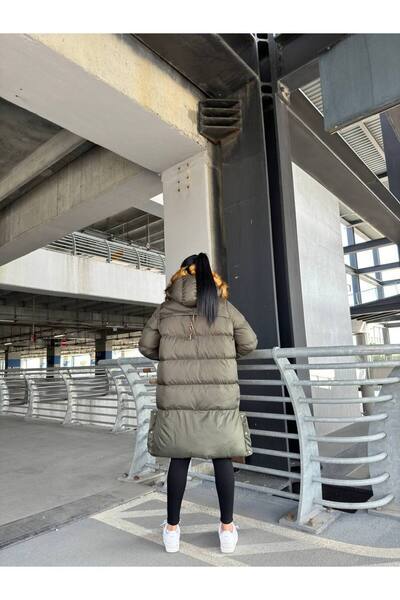 pendkamoda Women's fur detail Hooded metal snap pocketed imported fabric long puffer jacket