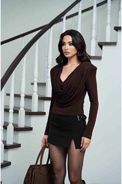 Serica Moda Μπλούζα με μακρυμάνικο γιακά καφέ χρώματος