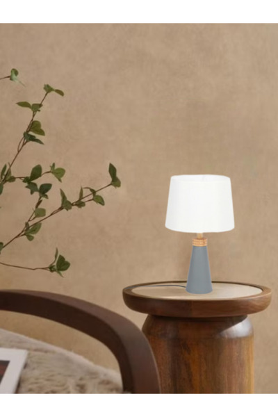 BEC13 Modern table lamp with a Scandinavian design
